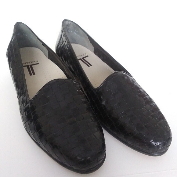 Trotters Liz Basketweave Loafers Size 6 Black Leather Uppers - Picture 1 of 10